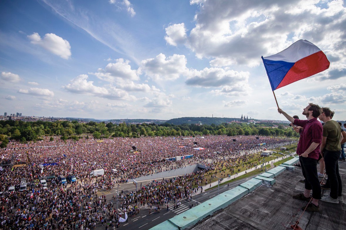 Protivládní demonstrace mají smysl